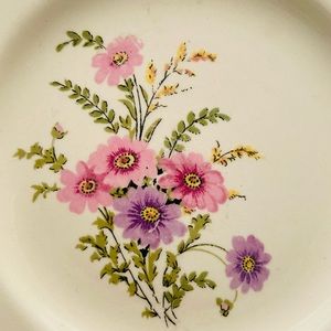 2 Small Plates w Flowers Vintage